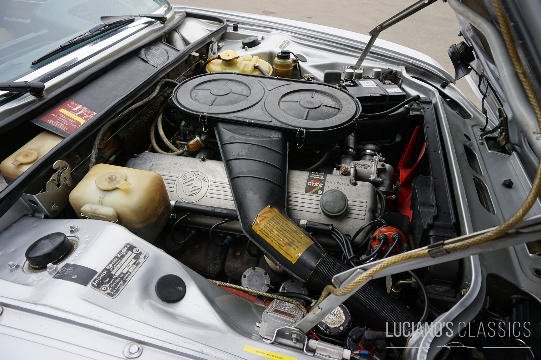 BMW E3 3.3 L