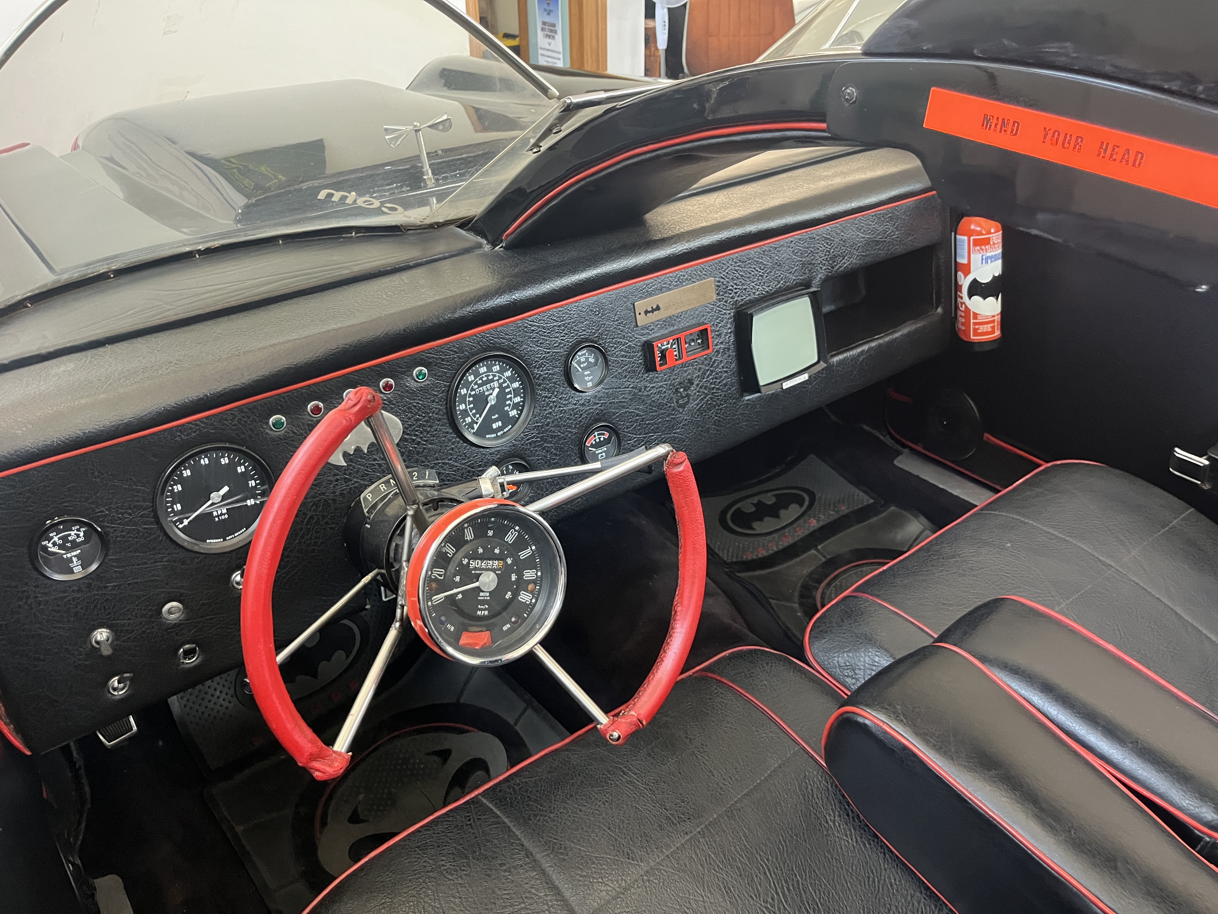 Lincoln Continental BatcMobile 1966 Tribute