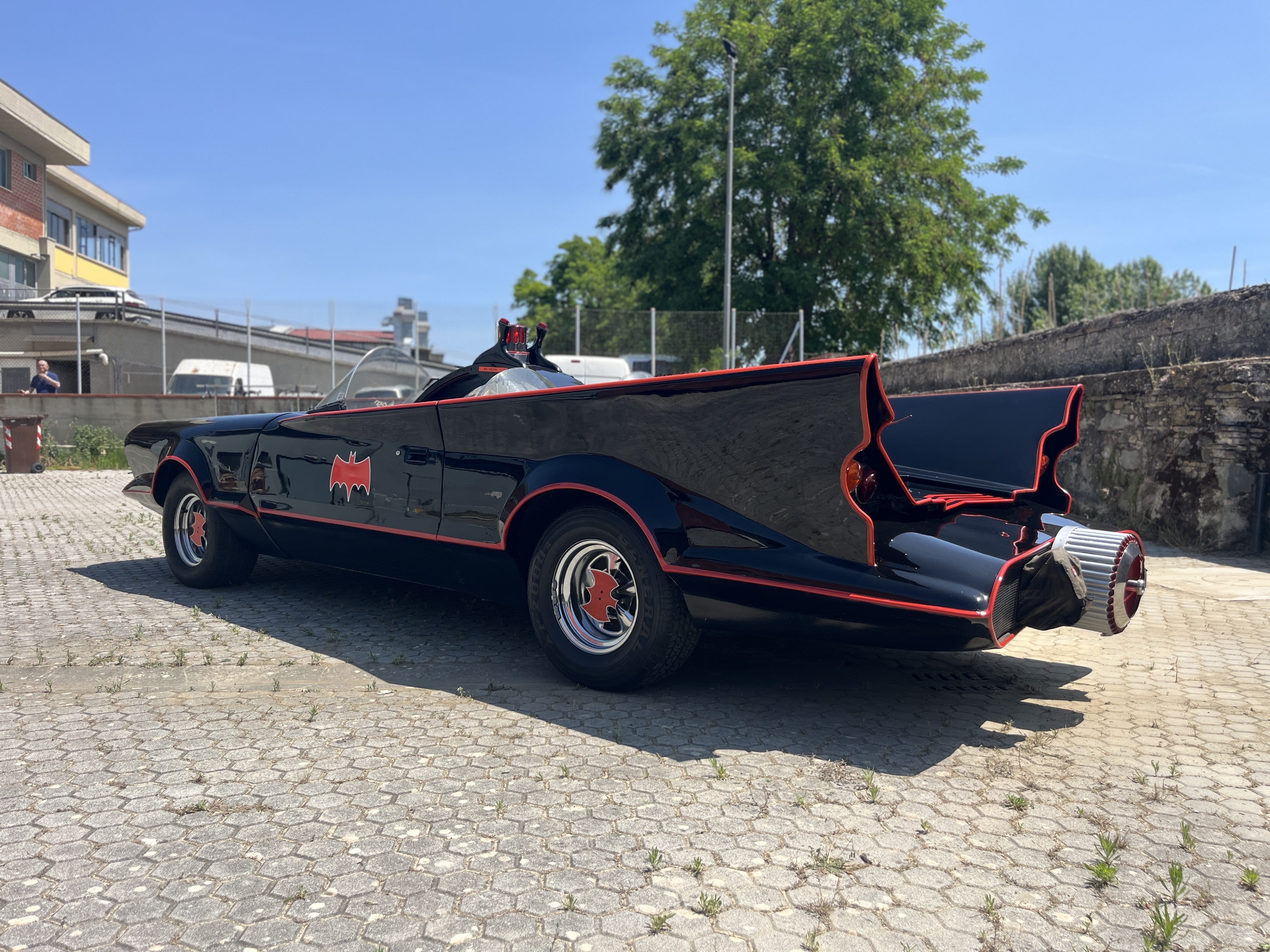 Lincoln Continental BatcMobile 1966 Tribute