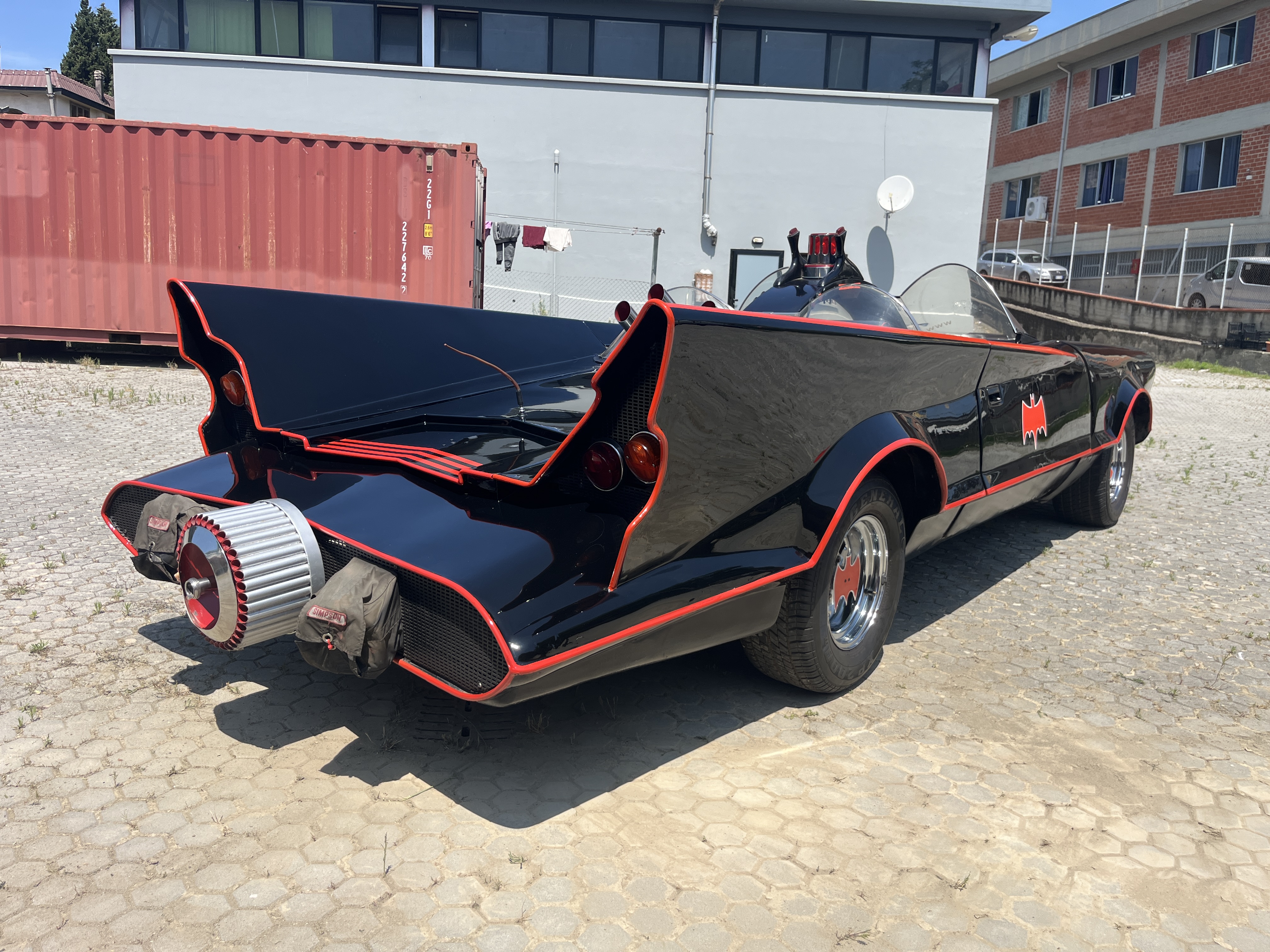 Lincoln Continental BatcMobile 1966 Tribute