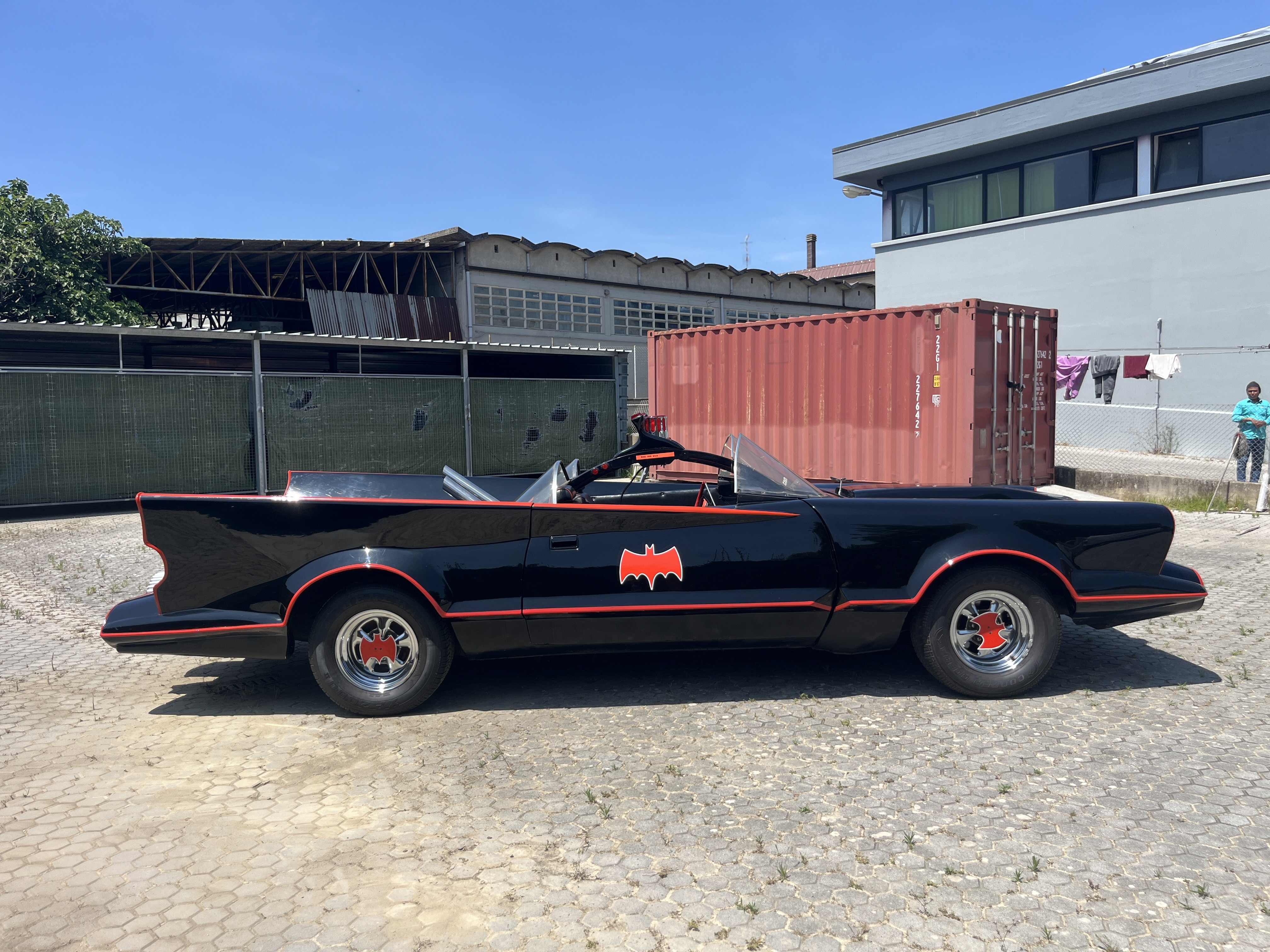 Lincoln Continental BatcMobile 1966 Tribute