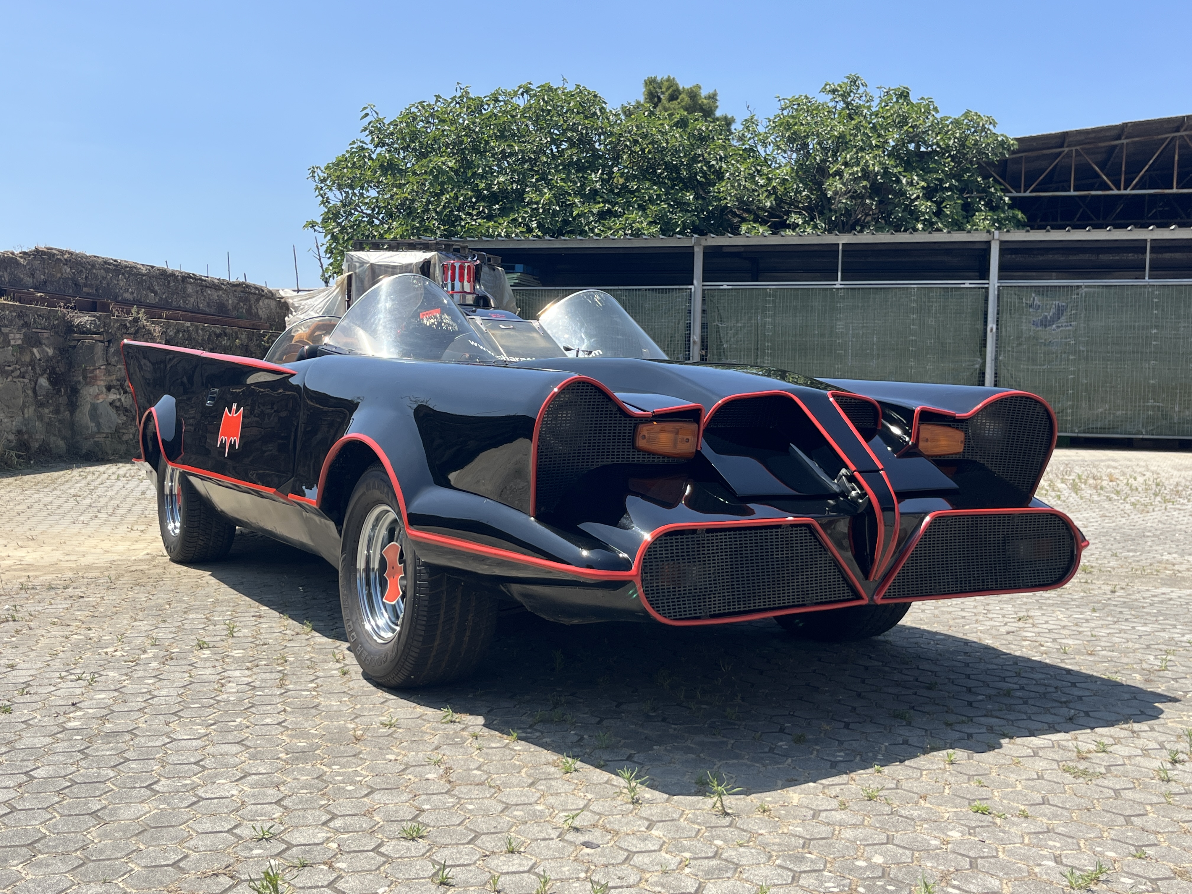 Lincoln Continental BatcMobile 1966 Tribute