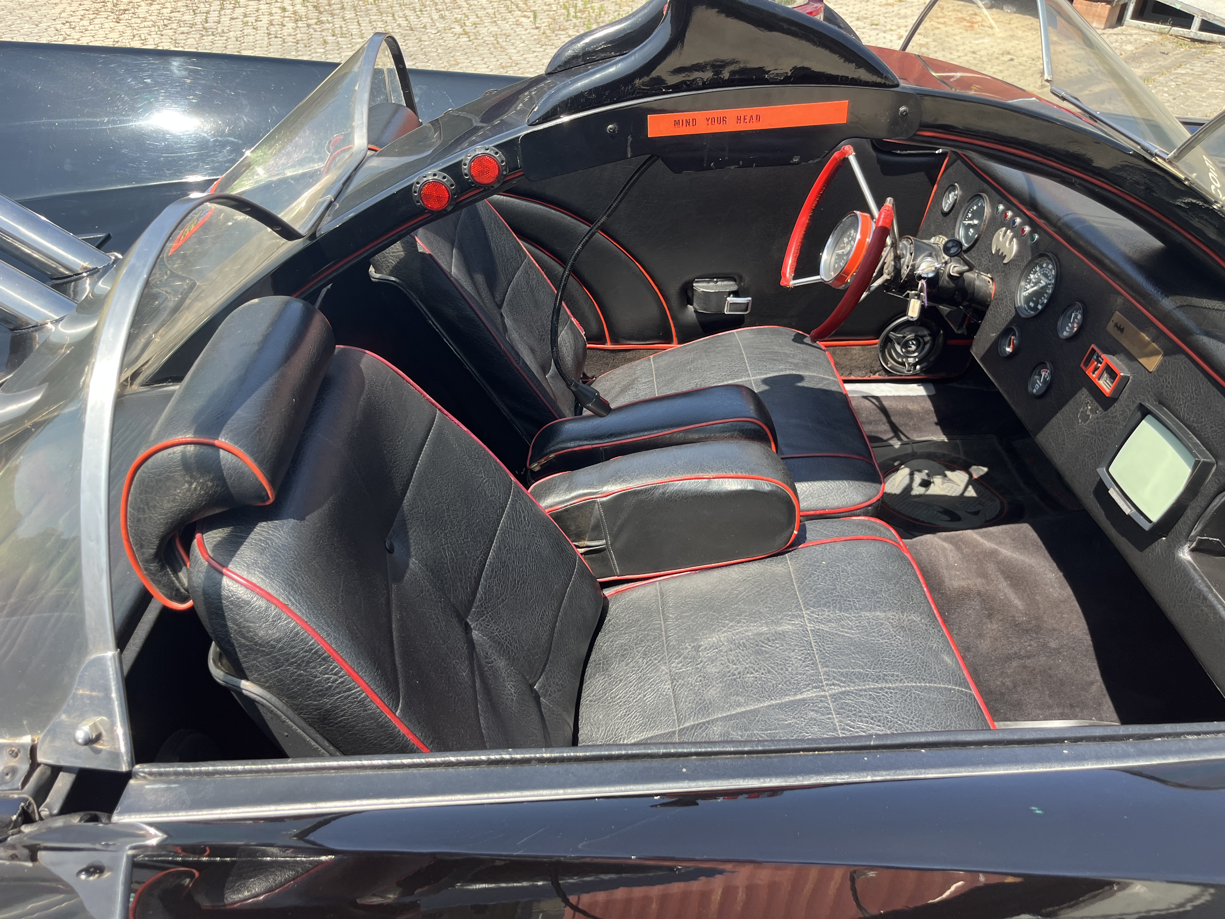 Lincoln Continental BatcMobile 1966 Tribute