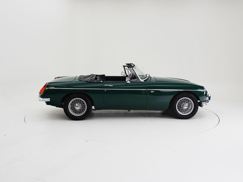 MG B \'77 