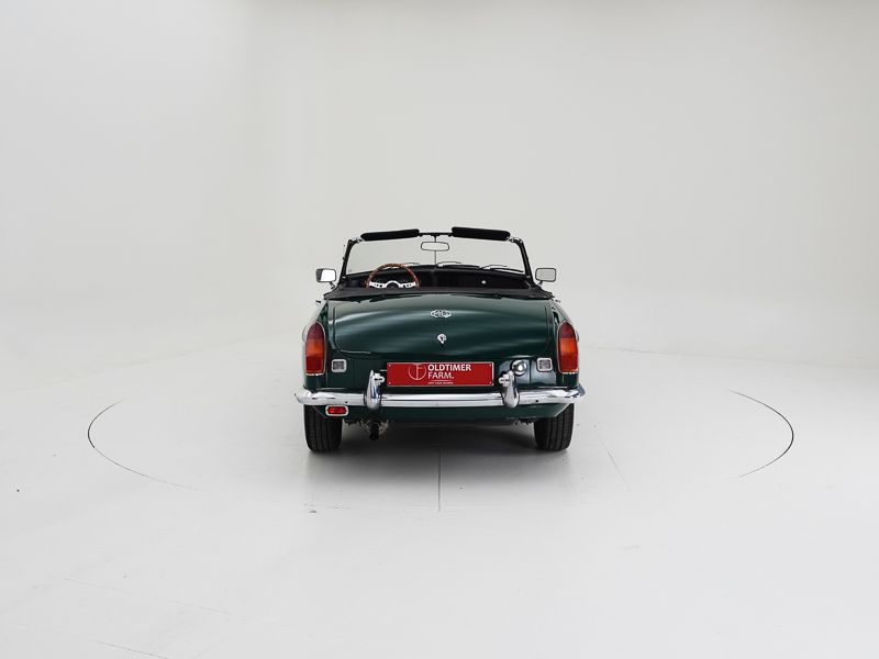 MG B \'77 