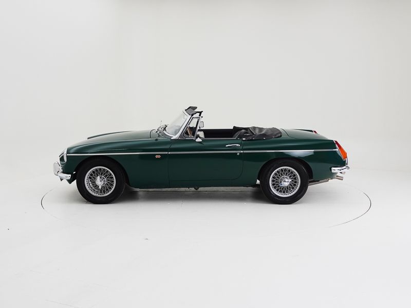 MG B \'77 