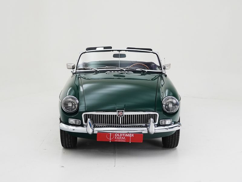 MG B \'77 