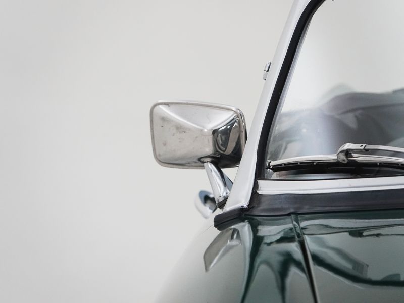 MG B \'77 