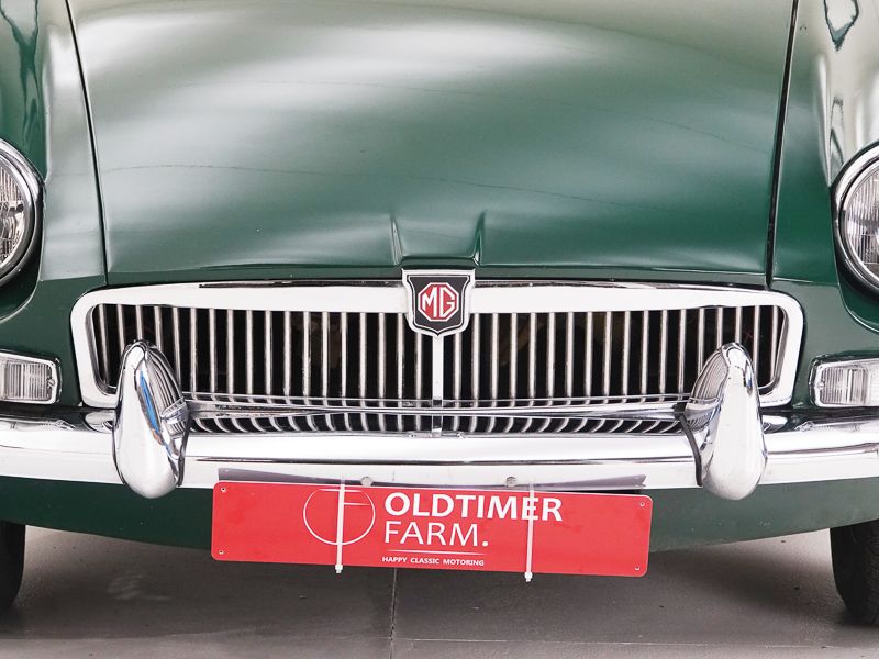 MG B \'77 