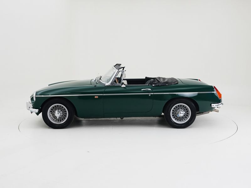 MG B \'77 