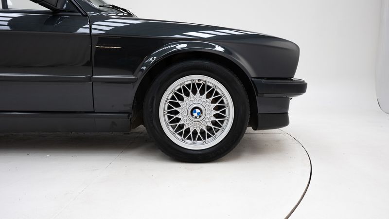 BMW  320i \'90 