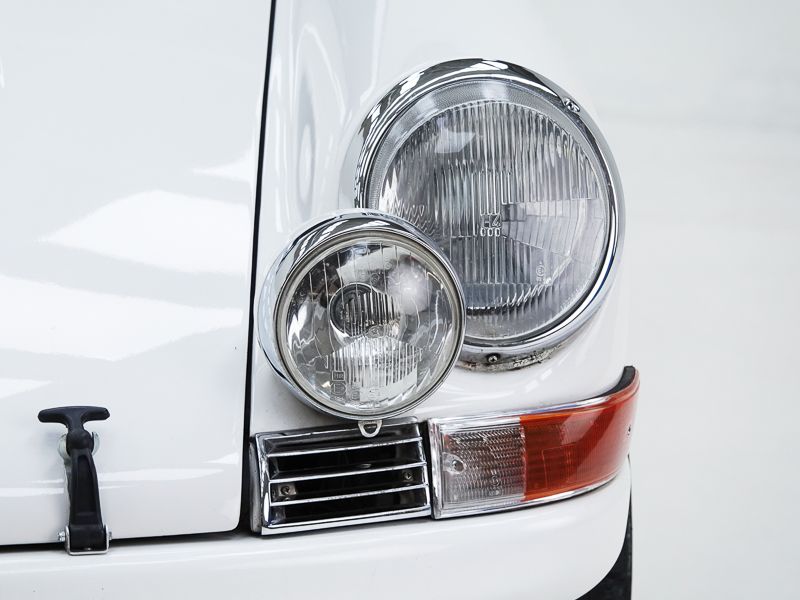 Porsche 911 3.2 Backdating 911R \'84 