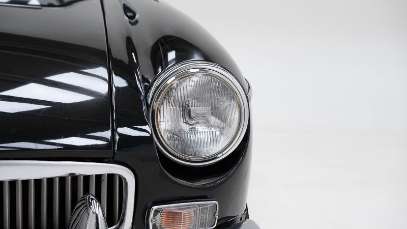MG B \'78 