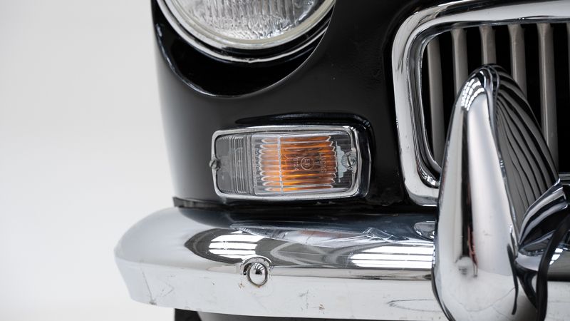 MG B \'78 