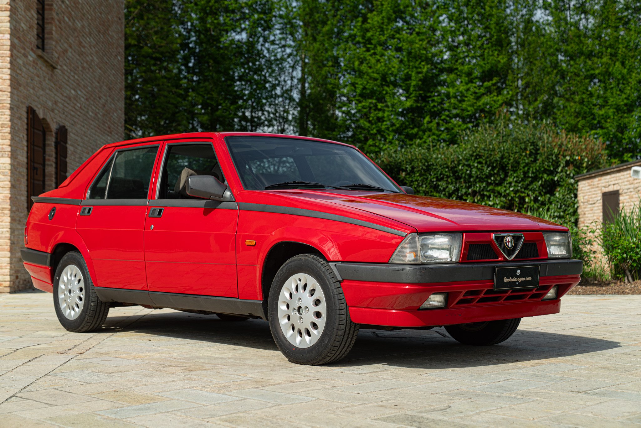 Alfa Romeo 75 