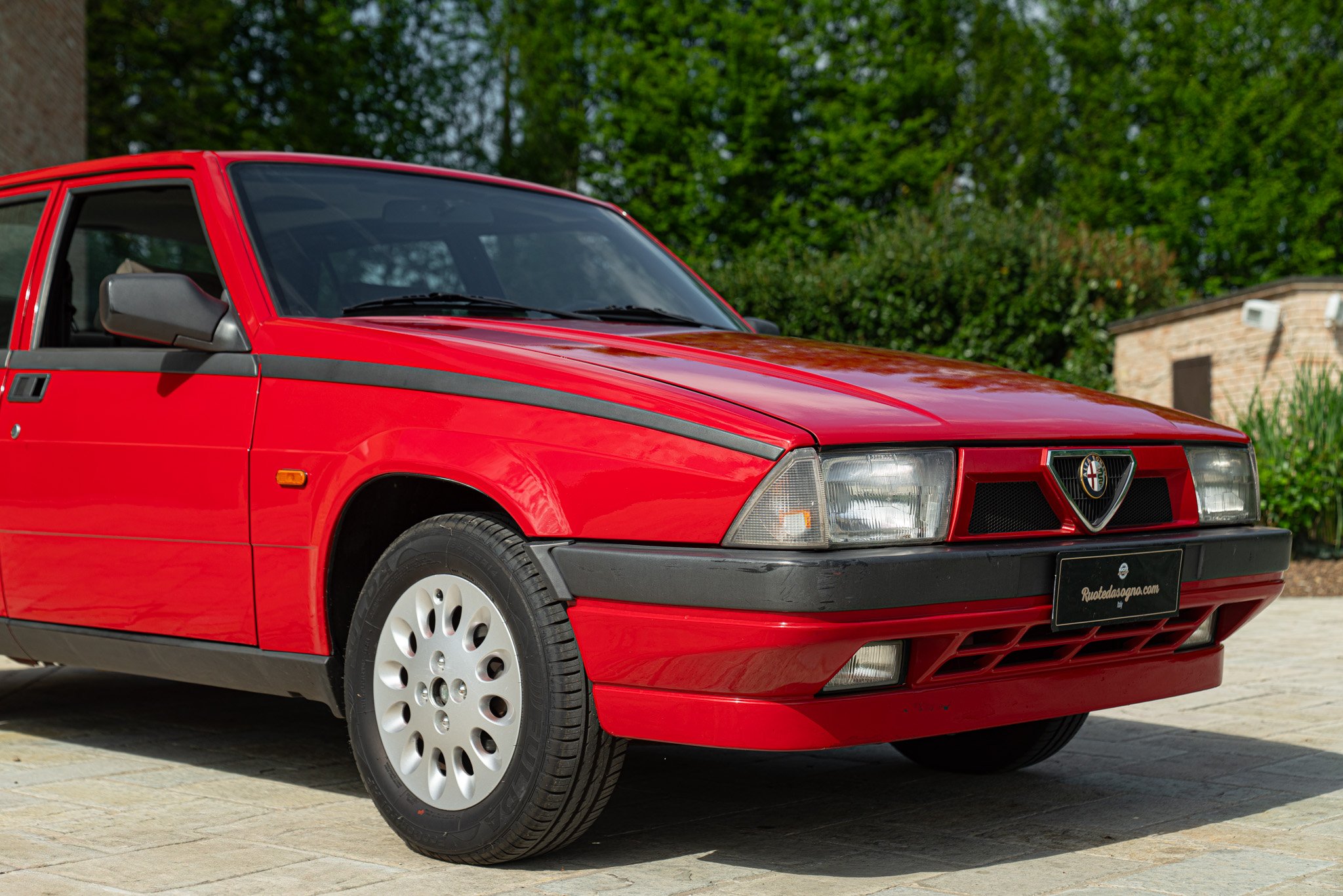Alfa Romeo 75 