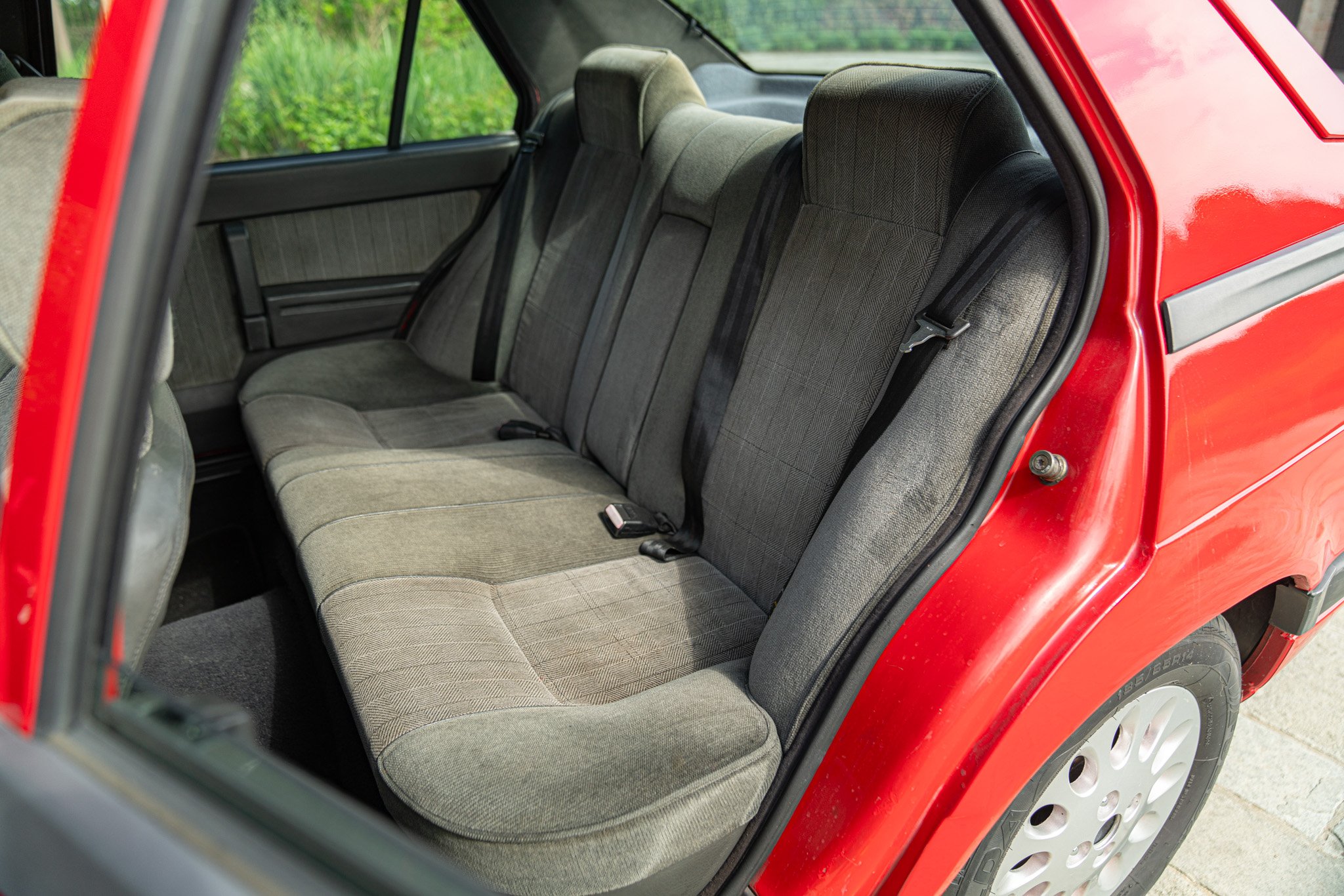 Alfa Romeo 75 