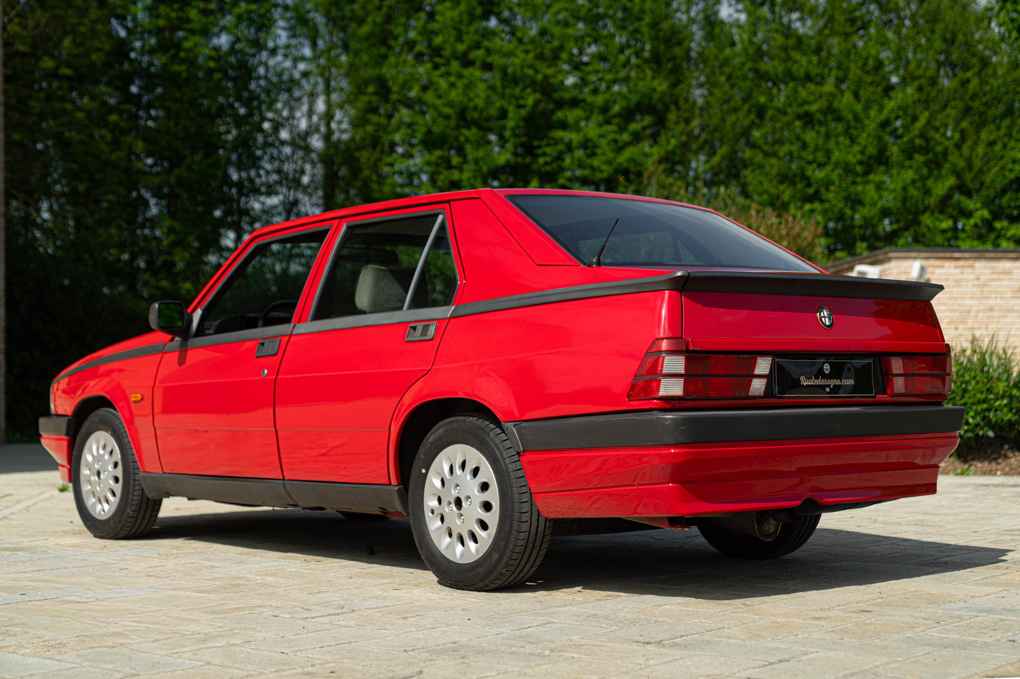 Alfa Romeo 75 