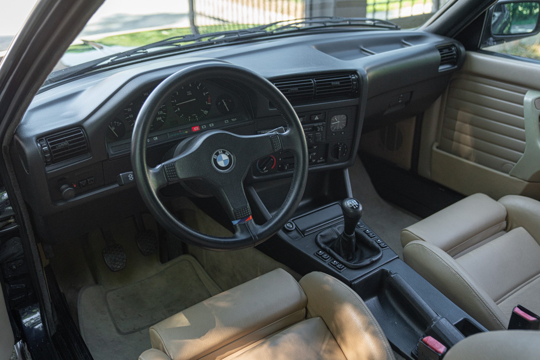 BMW E30 CABRIOLET 