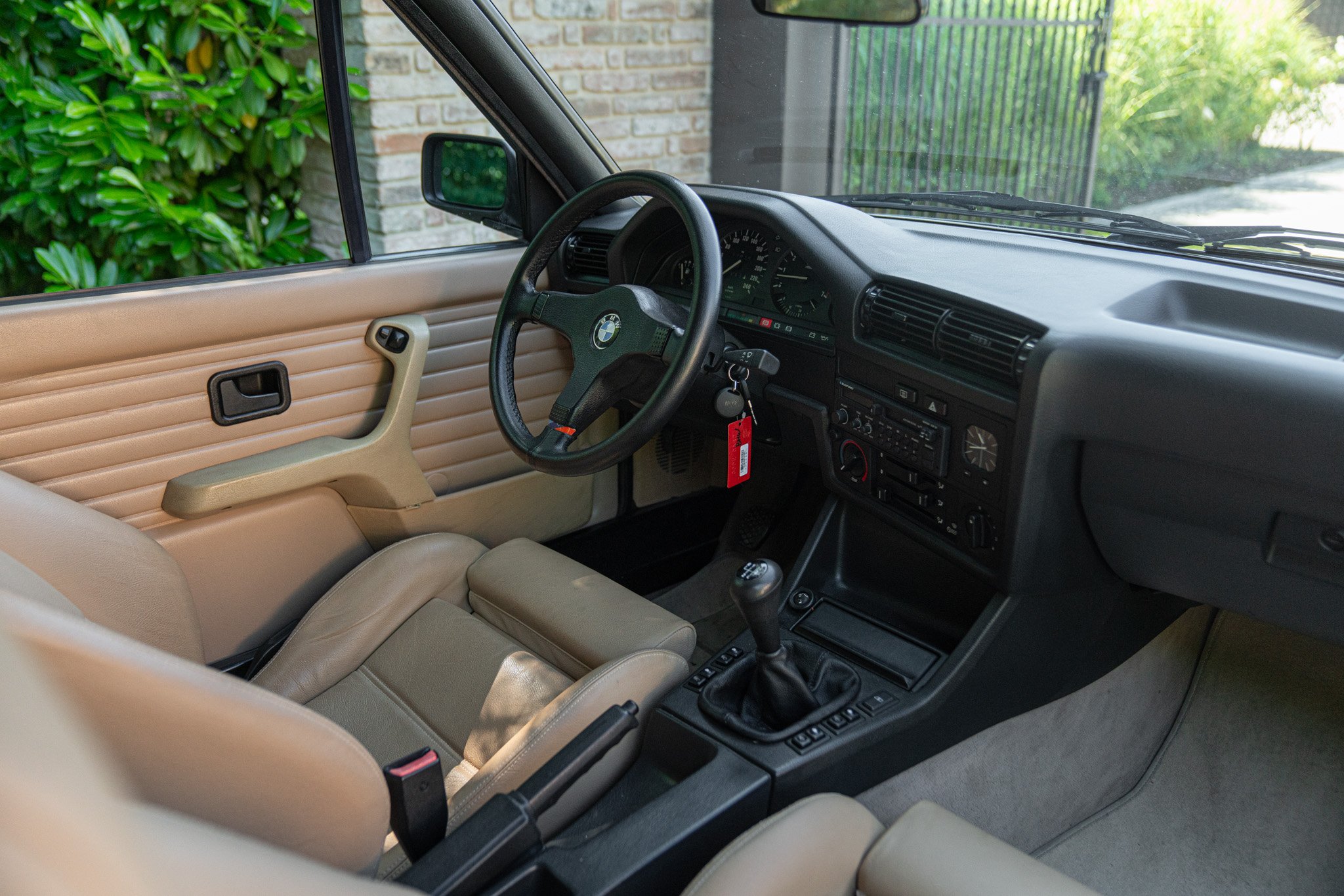 BMW E30 CABRIOLET 