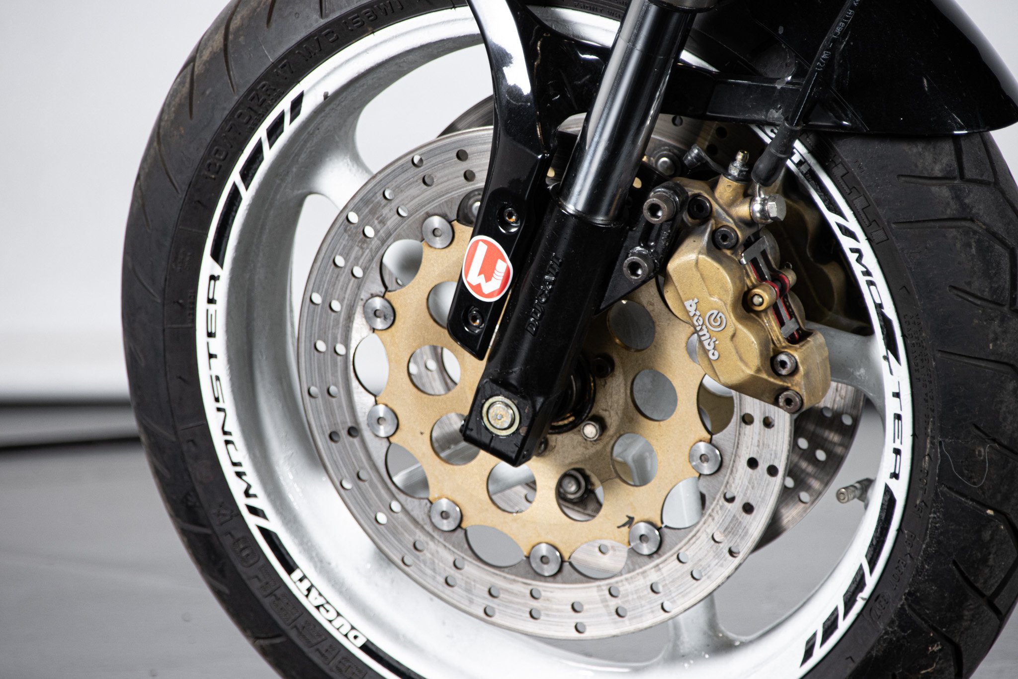 Ducati MONSTER 900 