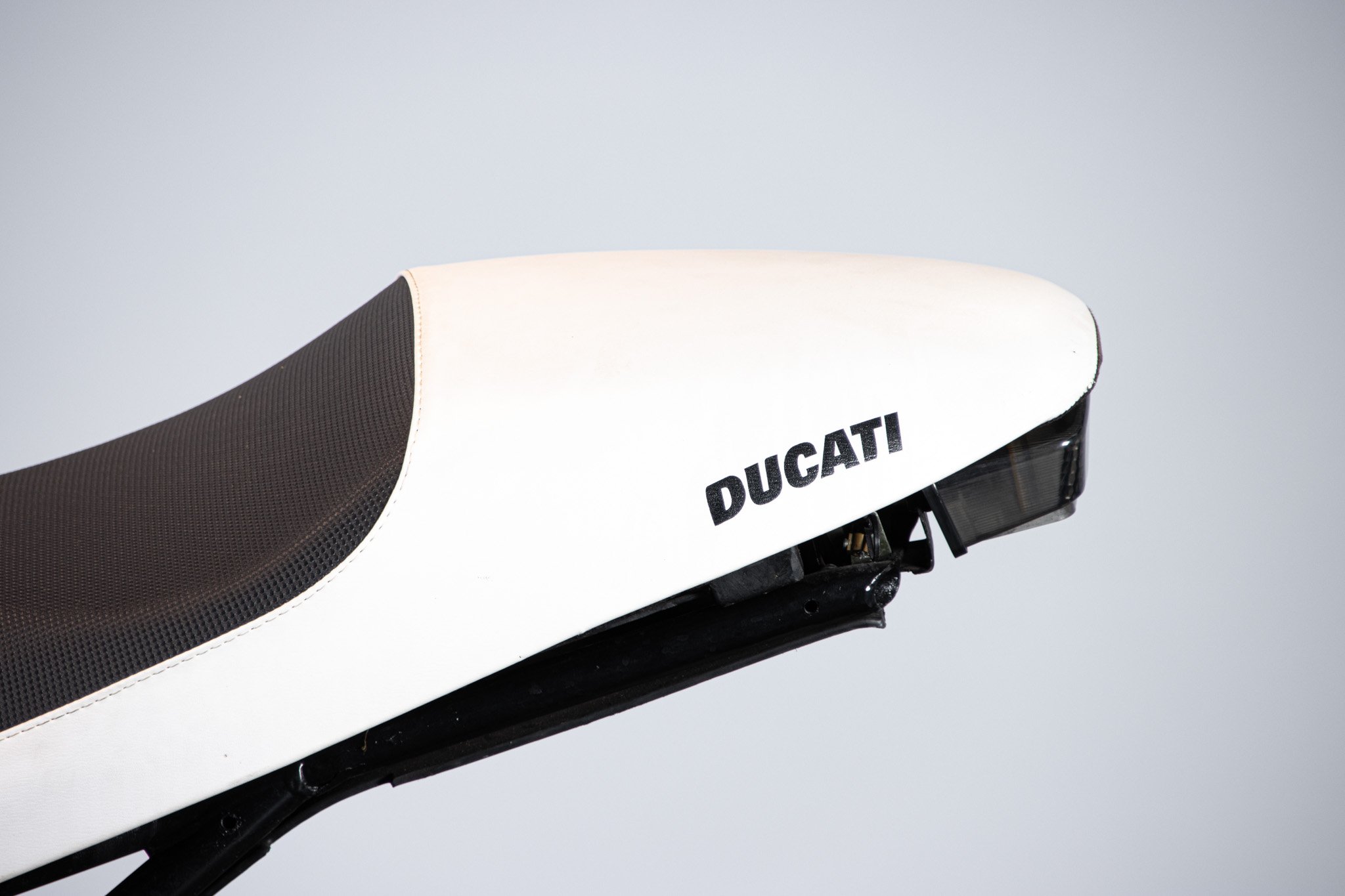 Ducati MONSTER 900 