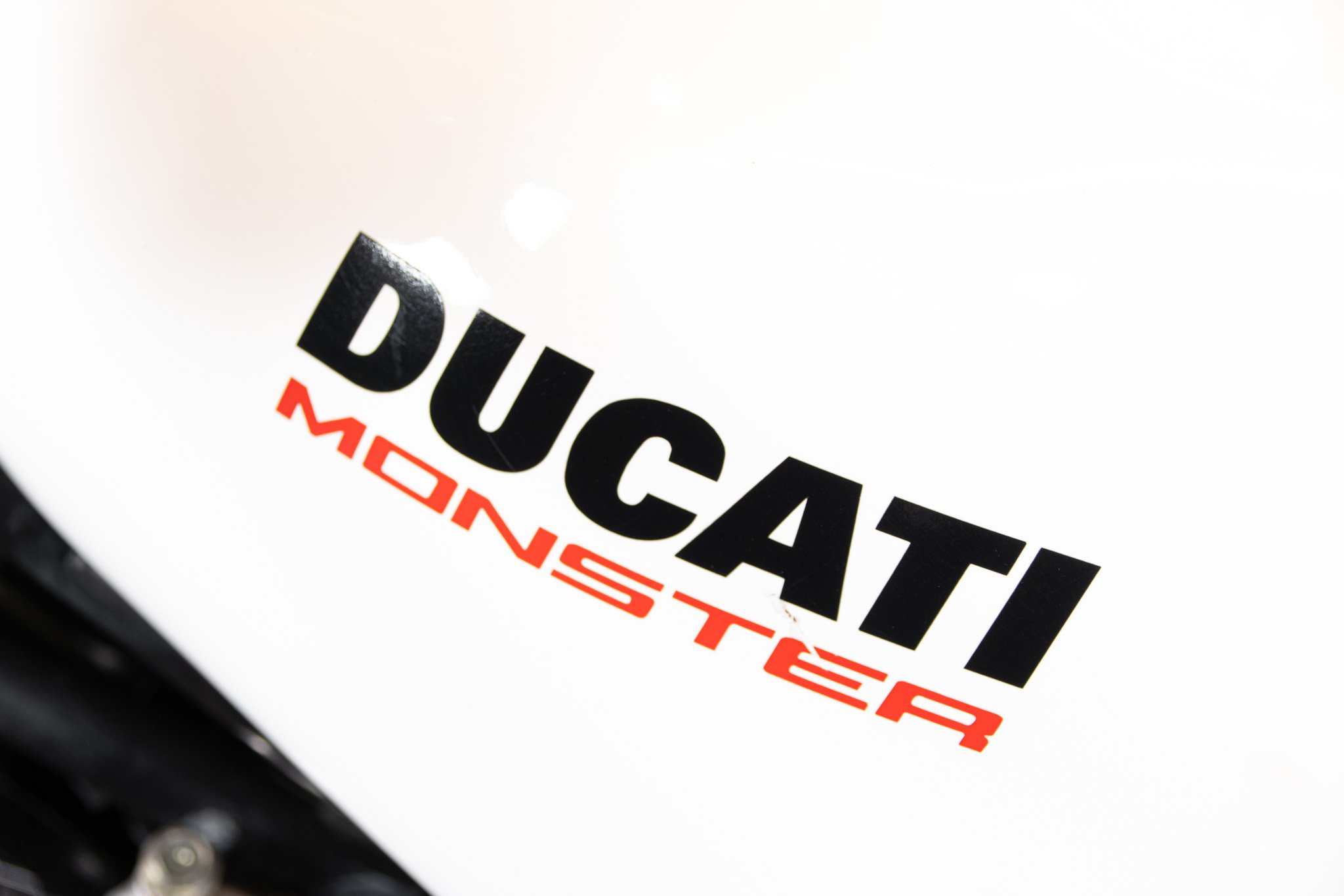 Ducati MONSTER 900 