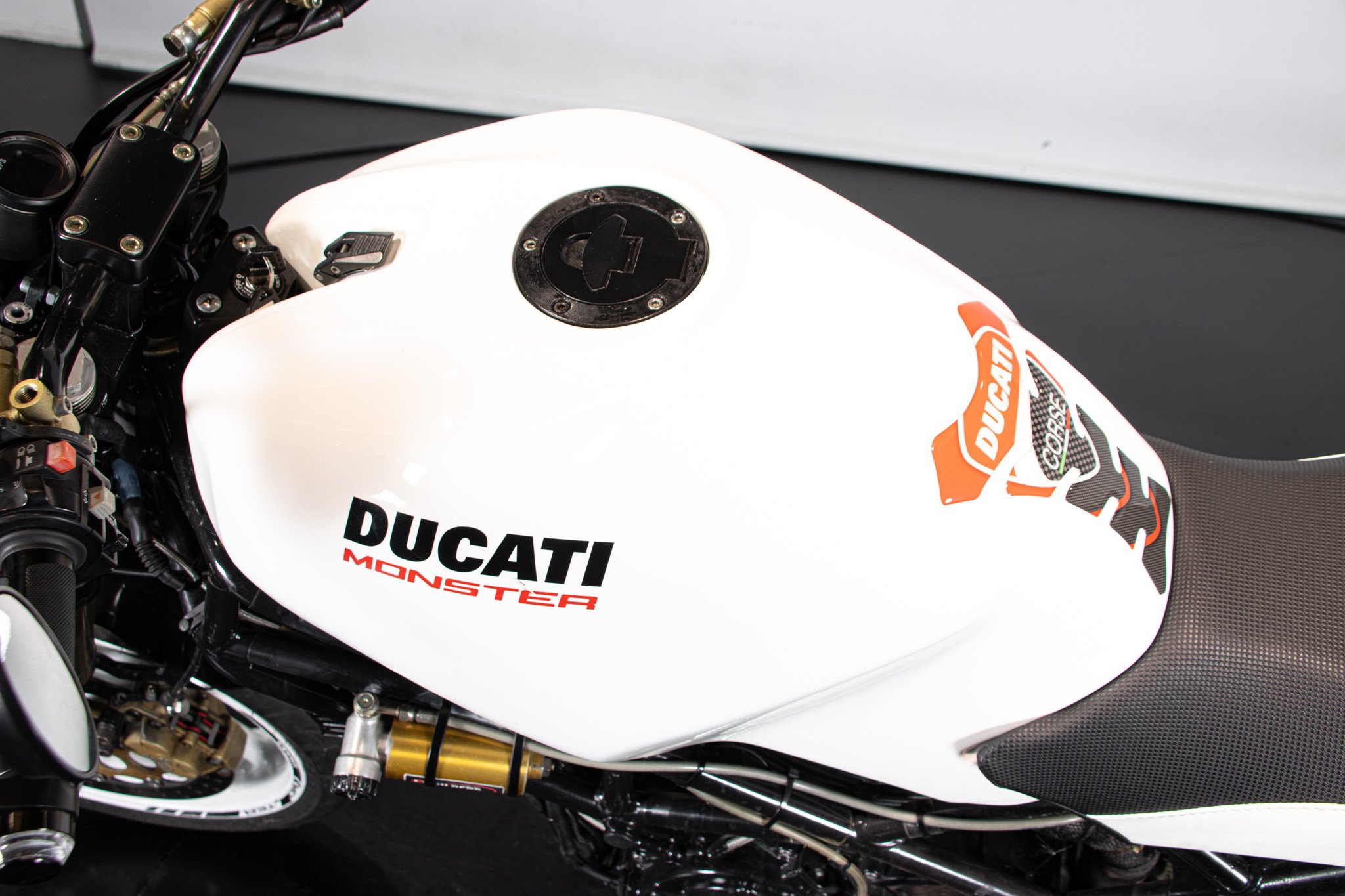 Ducati MONSTER 900 