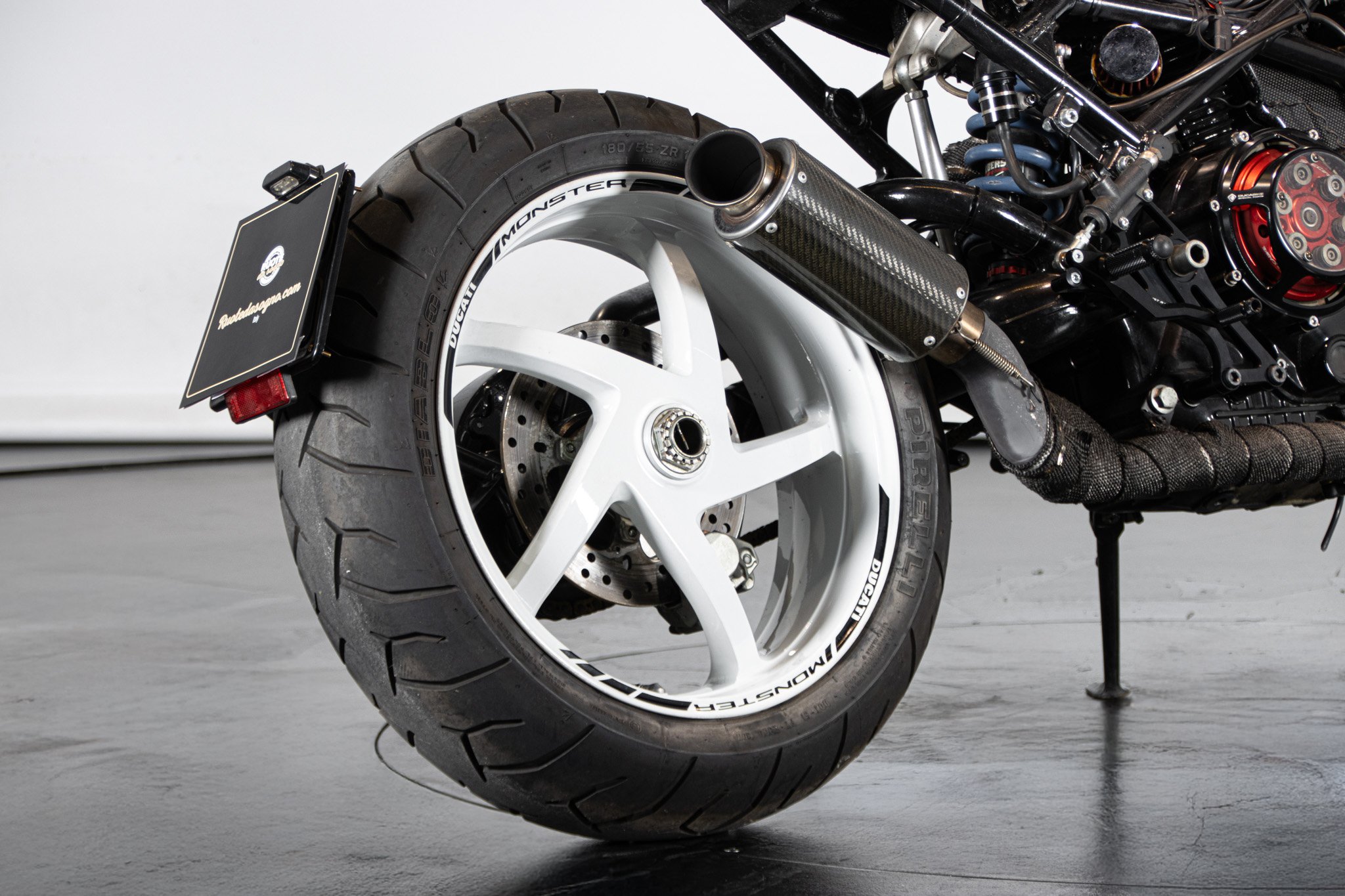 Ducati MONSTER 900 