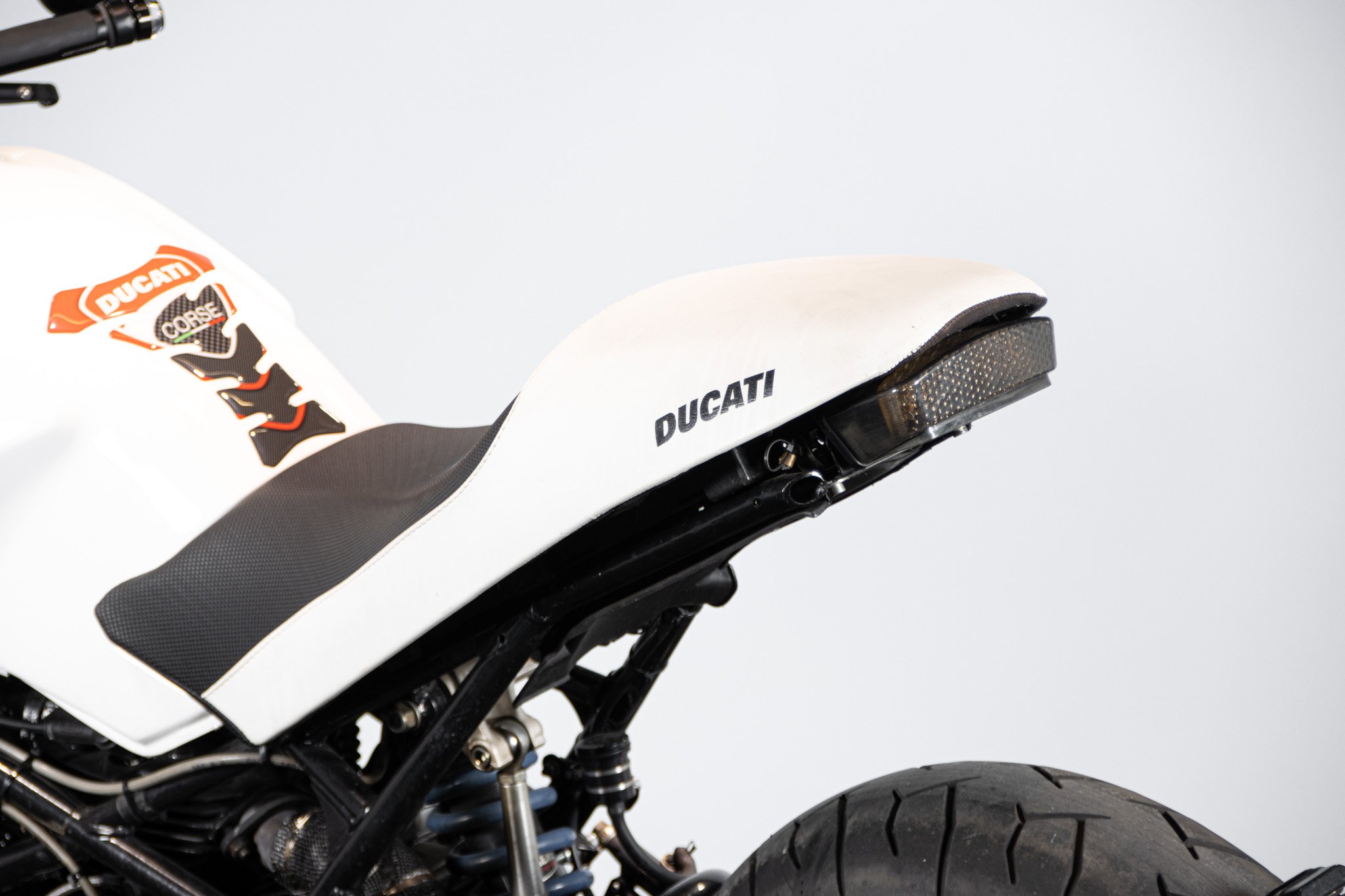 Ducati MONSTER 900 