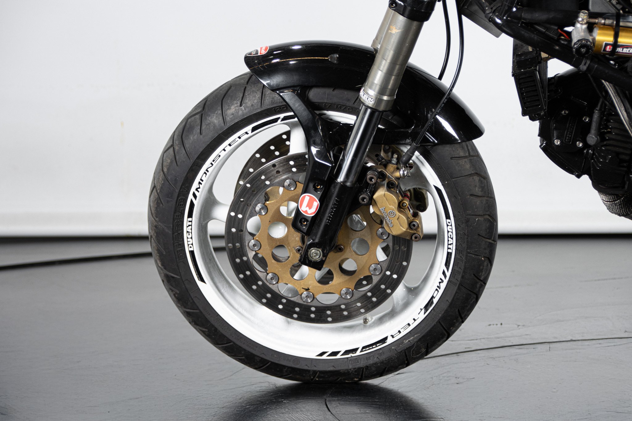 Ducati MONSTER 900 