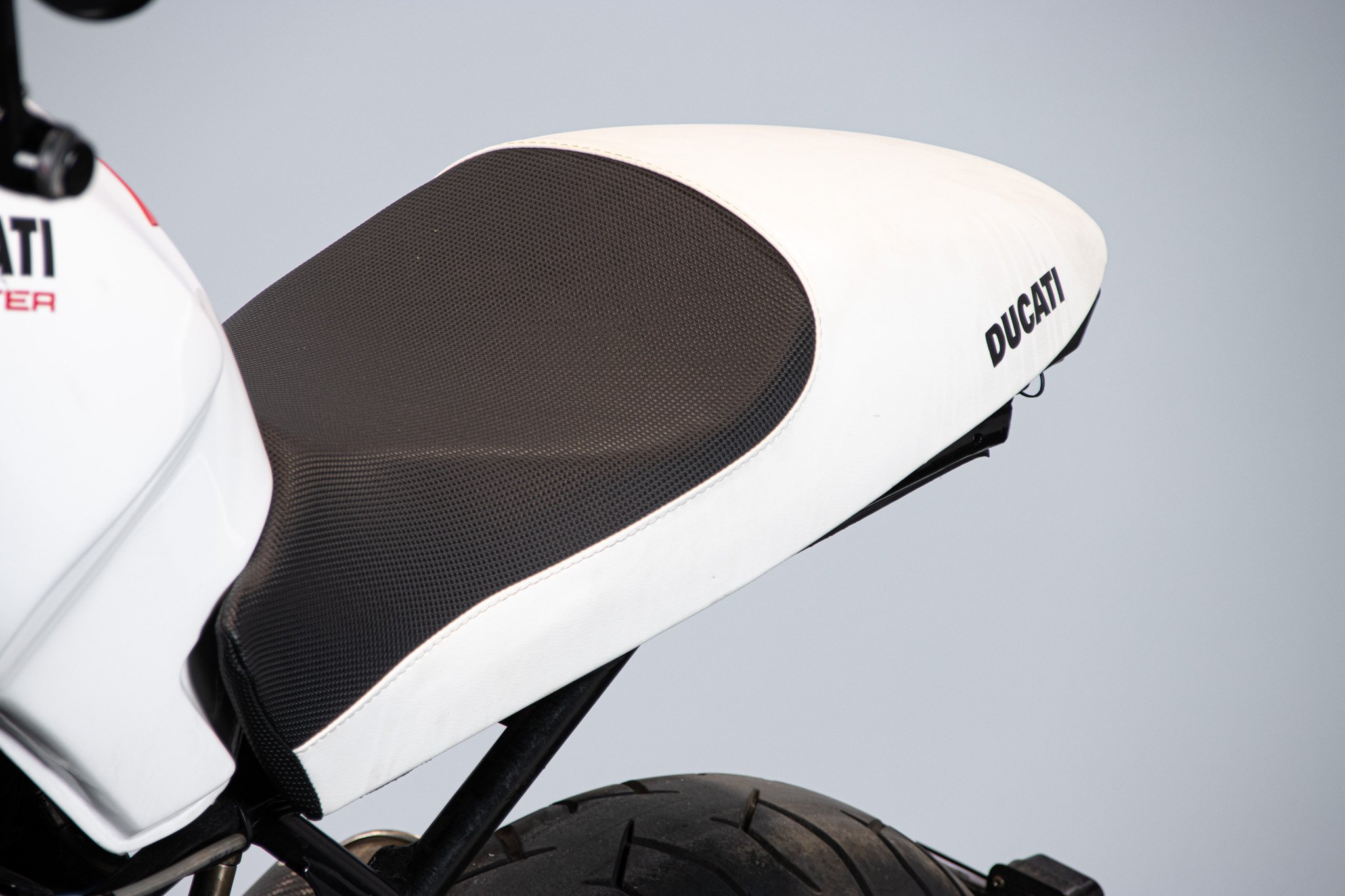 Ducati MONSTER 900 