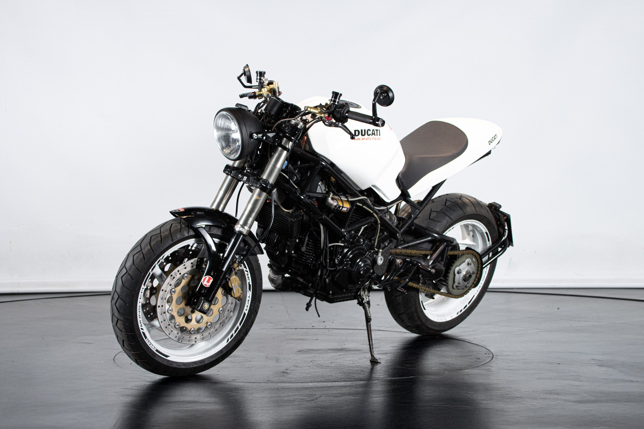 Ducati MONSTER 900 