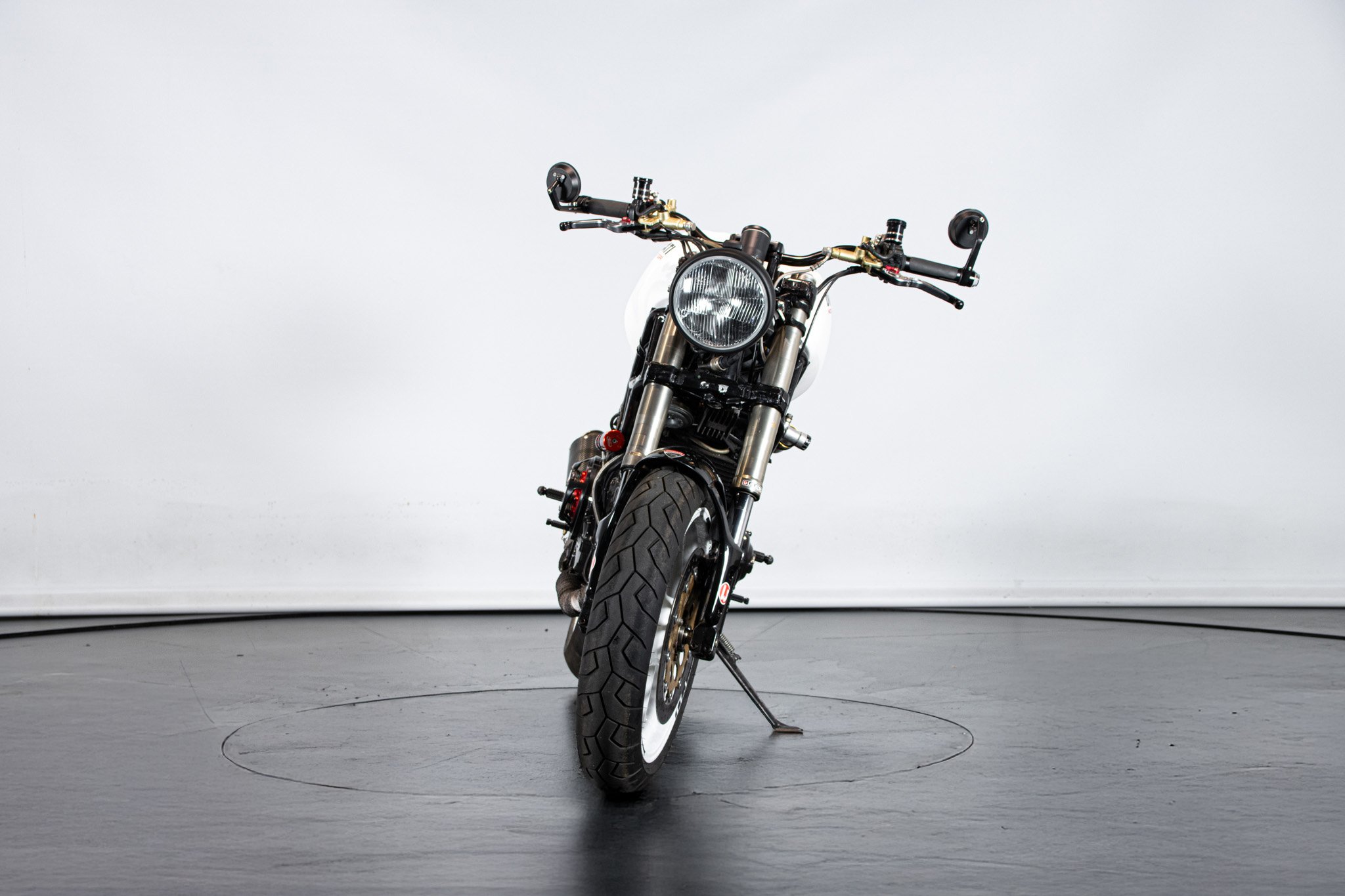 Ducati MONSTER 900 
