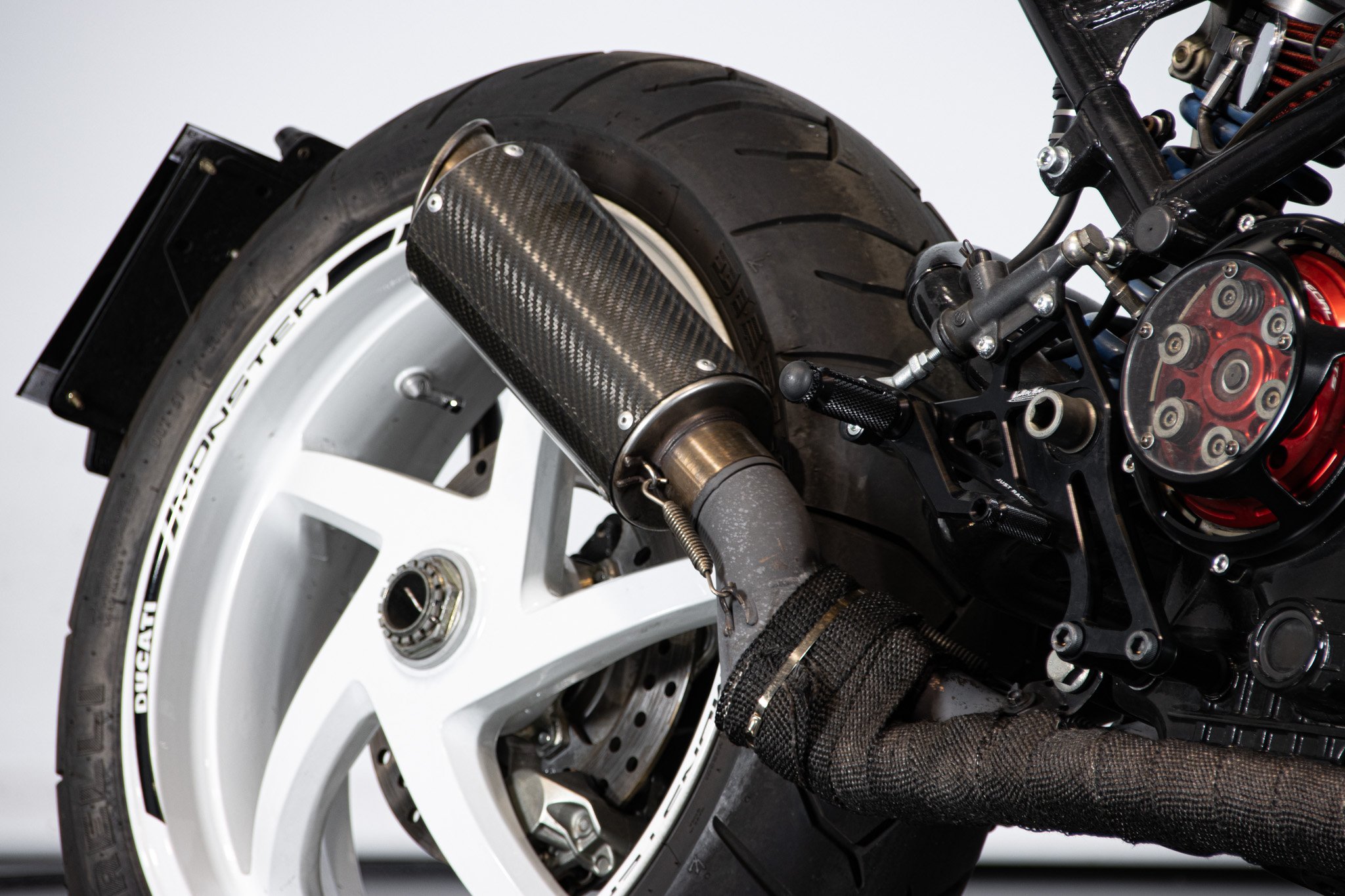 Ducati MONSTER 900 