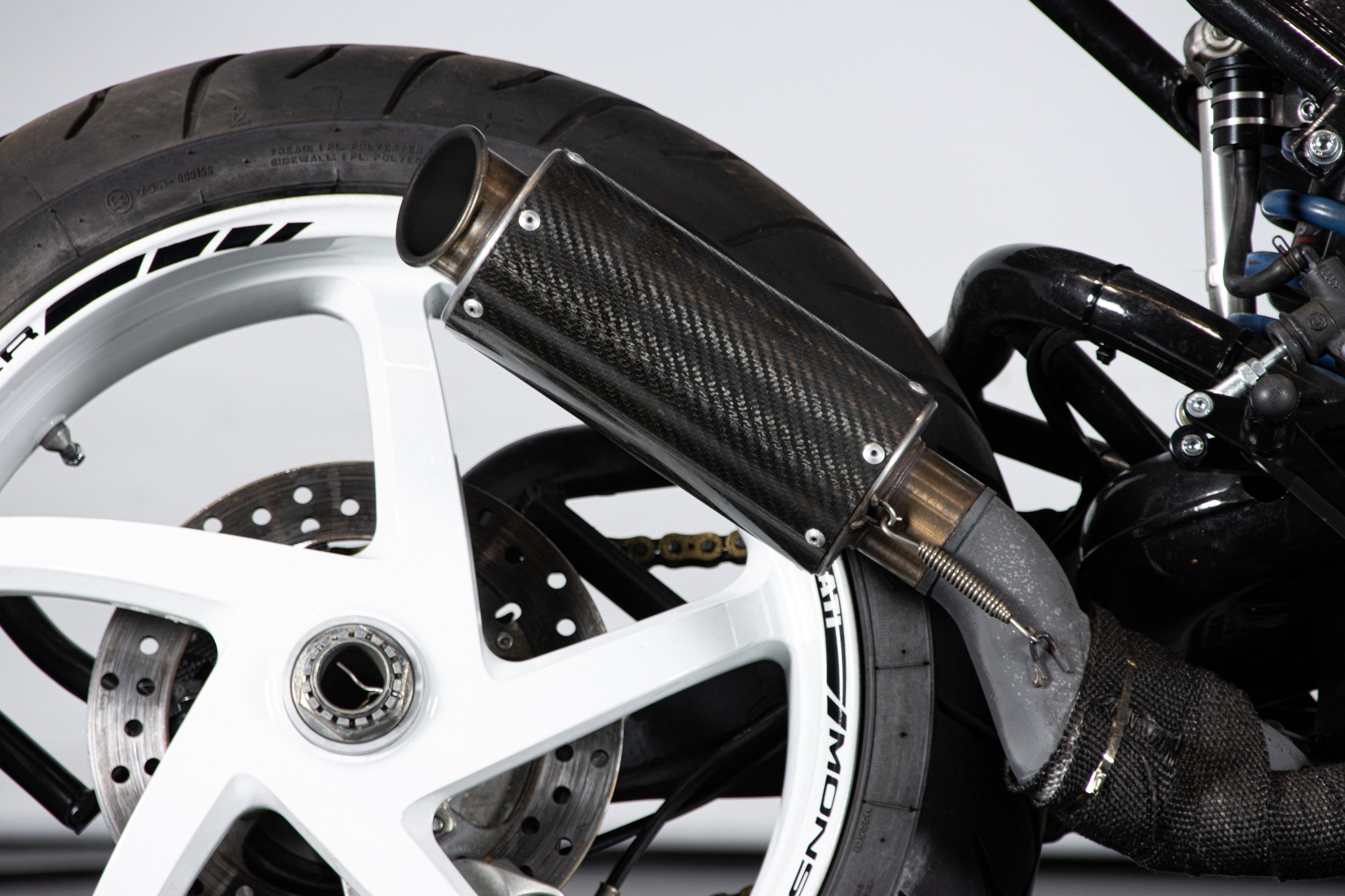 Ducati MONSTER 900 