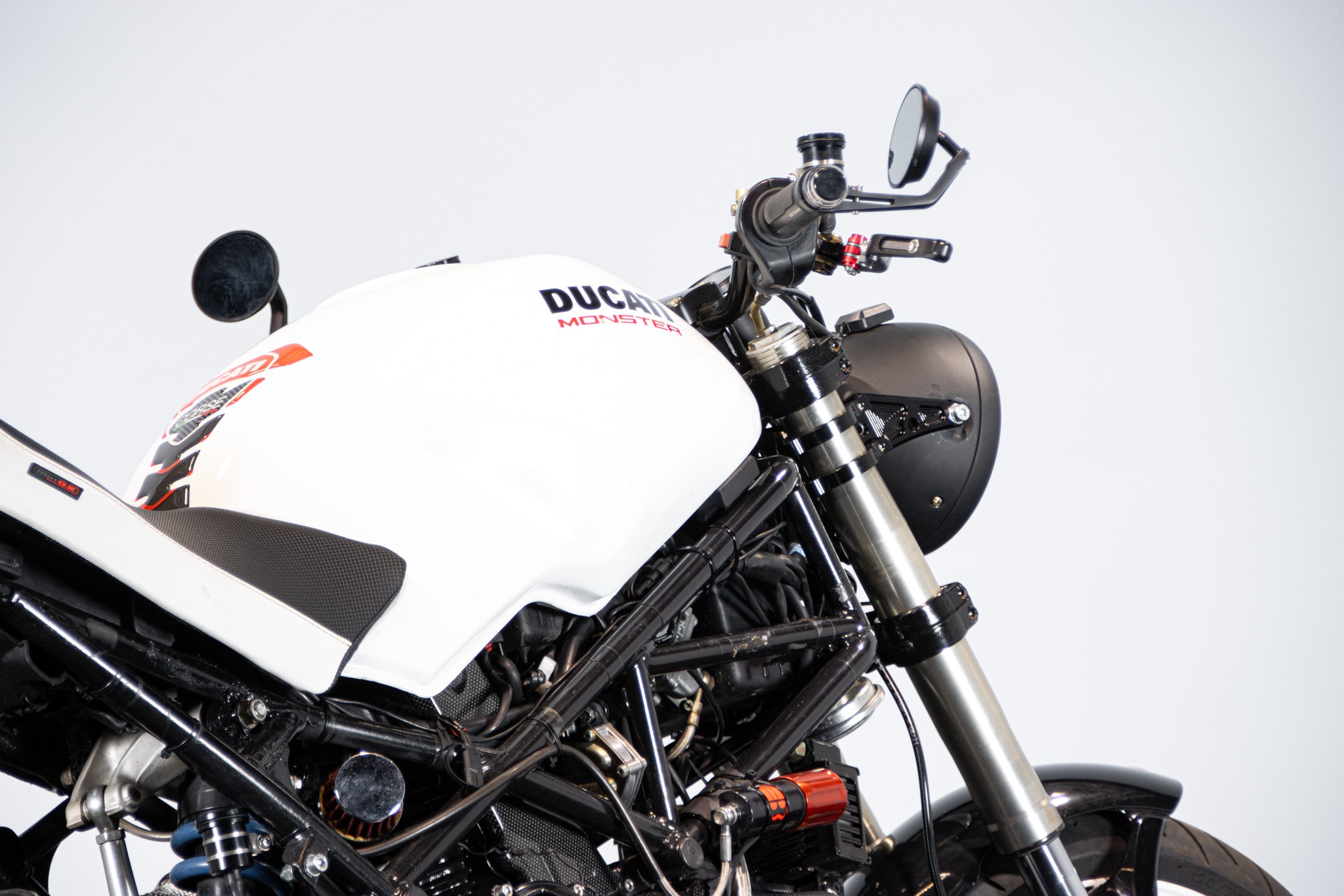 Ducati MONSTER 900 