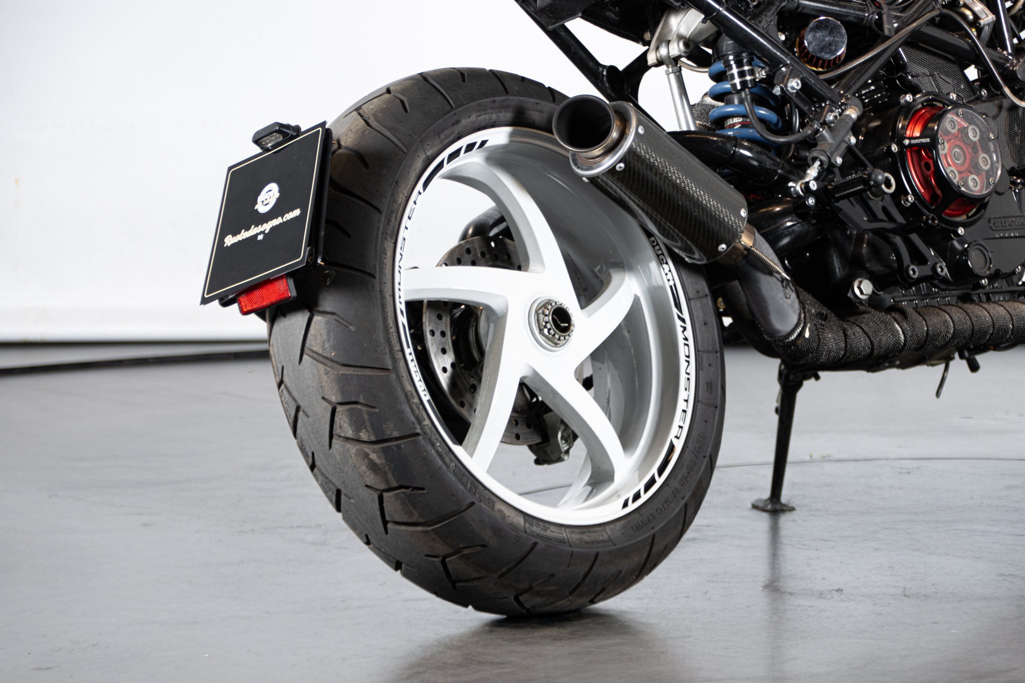 Ducati MONSTER 900 