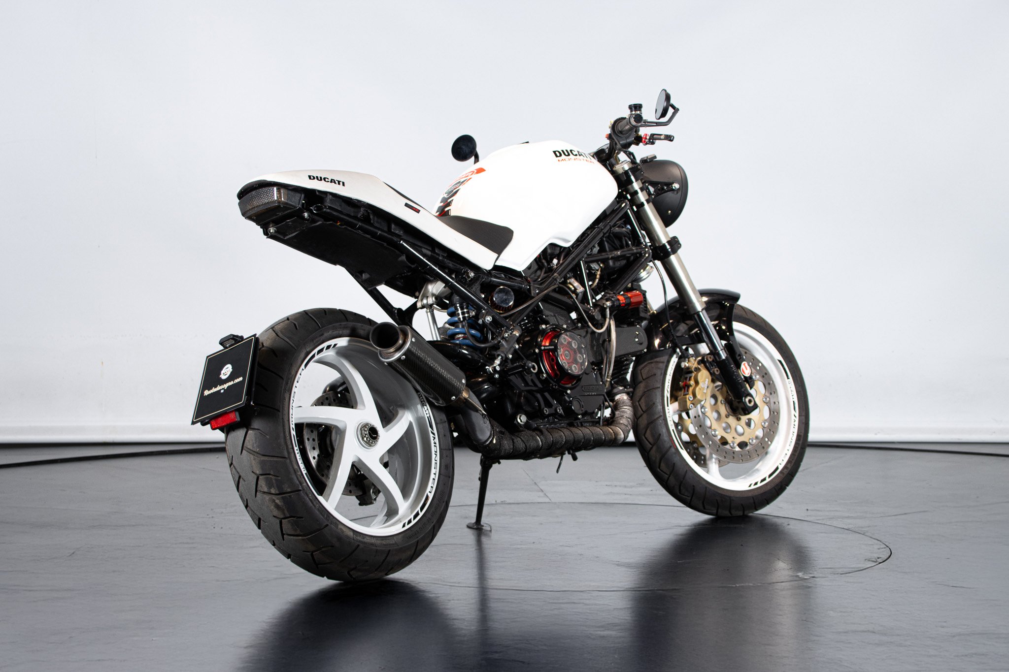 Ducati MONSTER 900 