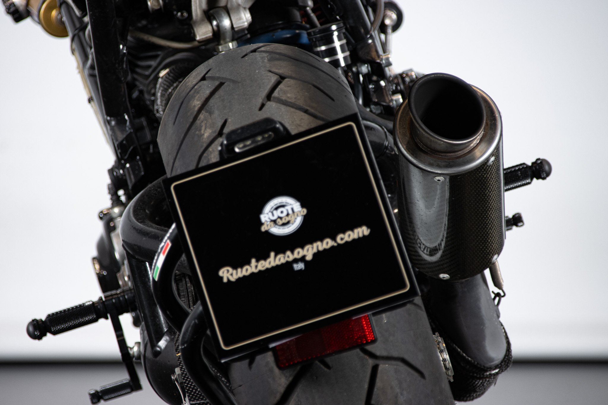 Ducati MONSTER 900 