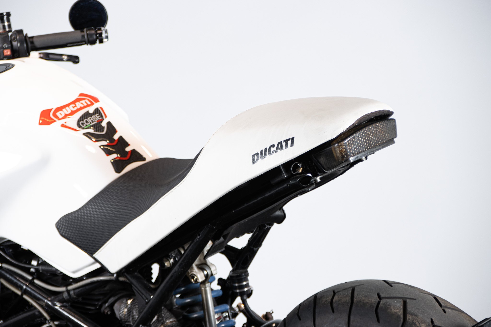 Ducati MONSTER 900 