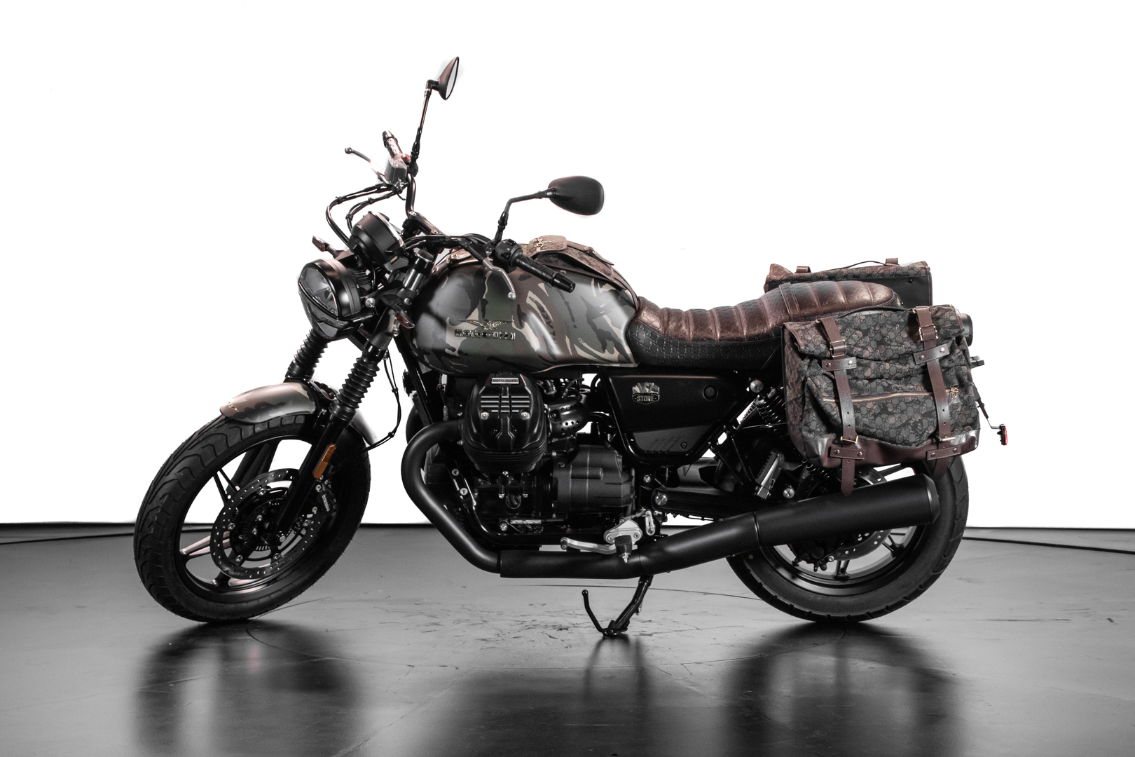 Moto Guzzi V7 Stone Gucci Palace 04/50 