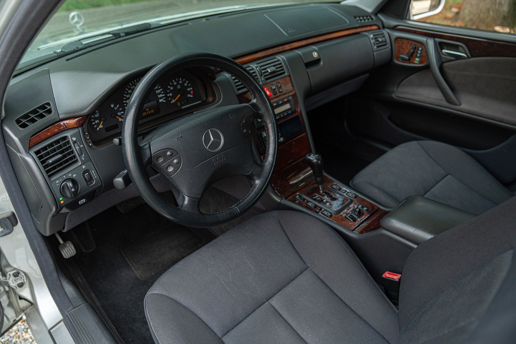 Mercedes Benz E430 V8 