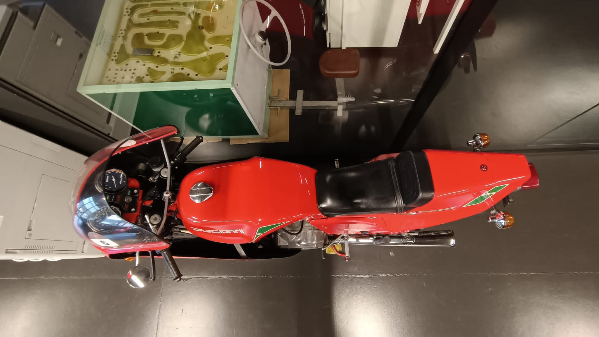Ducati MHR 900 MIKE HAILWOOD REPLICA 
