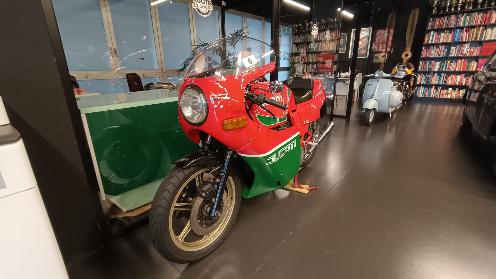 Ducati MHR 900 MIKE HAILWOOD REPLICA 