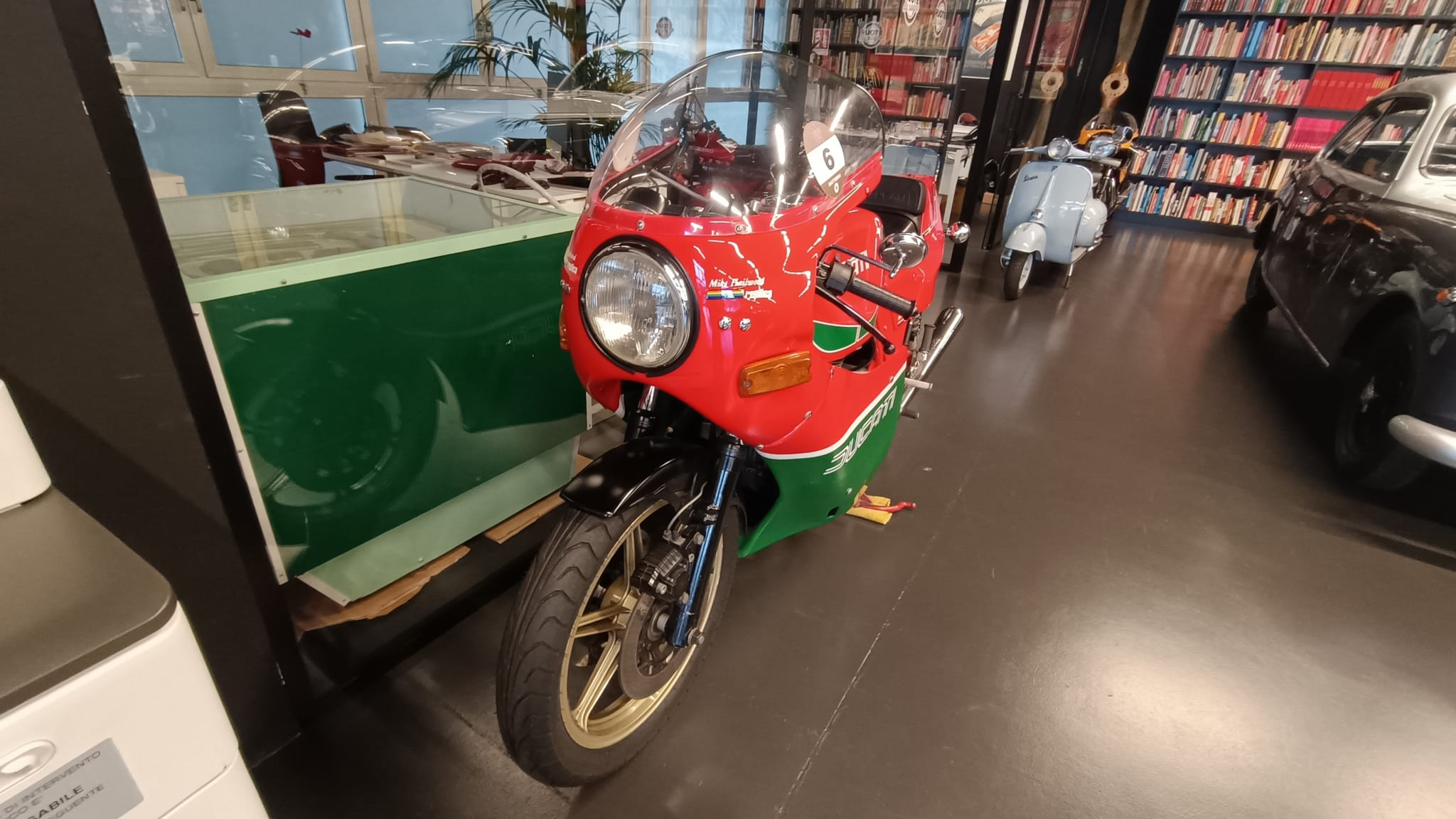 Ducati MHR 900 MIKE HAILWOOD REPLICA 
