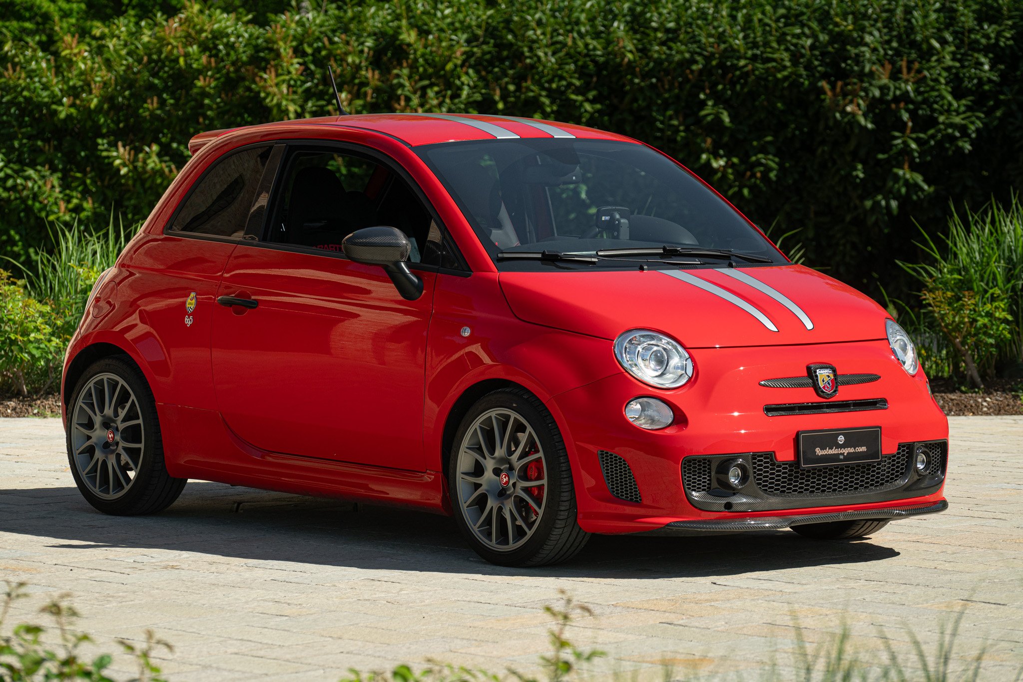 Abarth 695 TRIBUTO FERRARI 