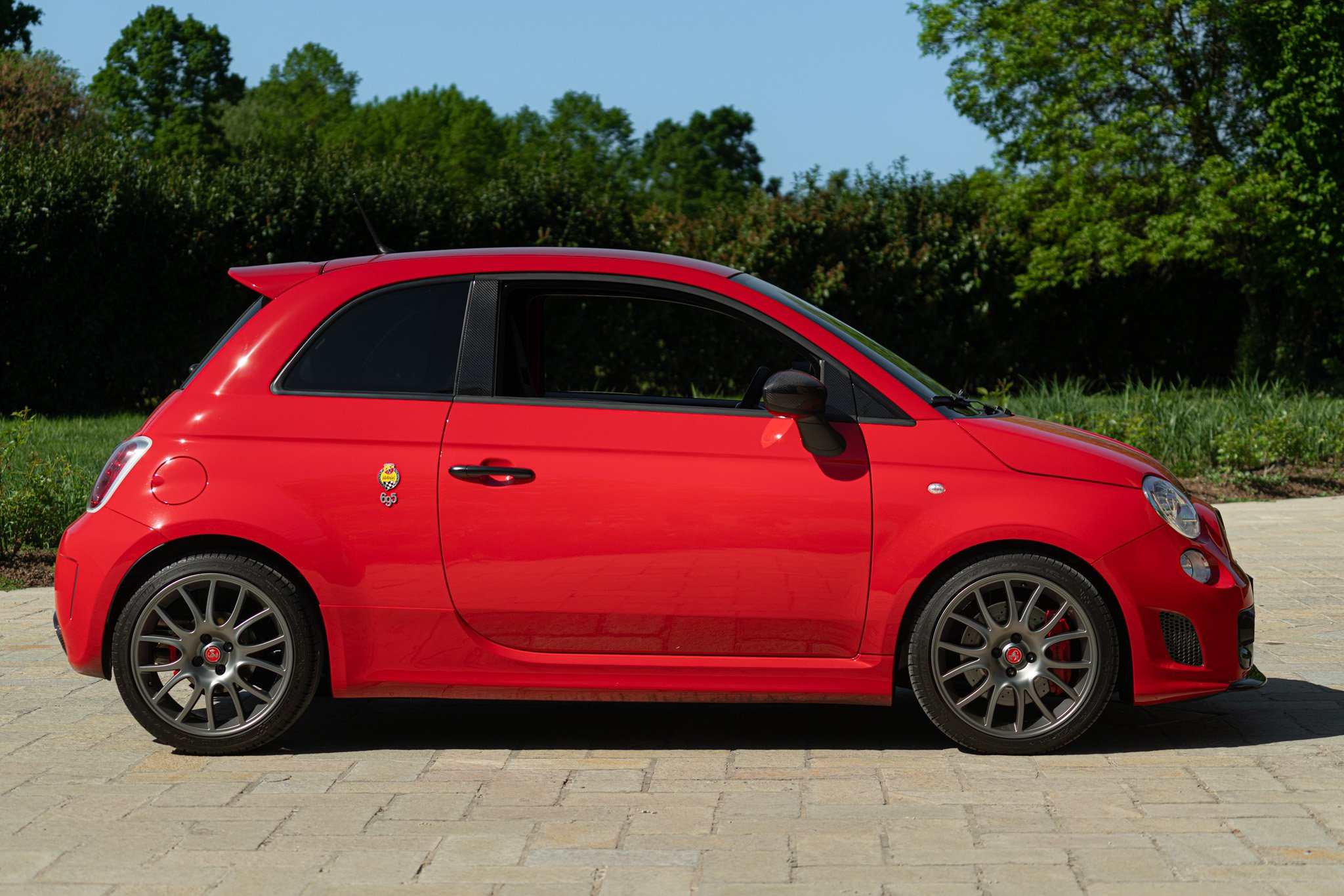 Abarth 695 TRIBUTO FERRARI 