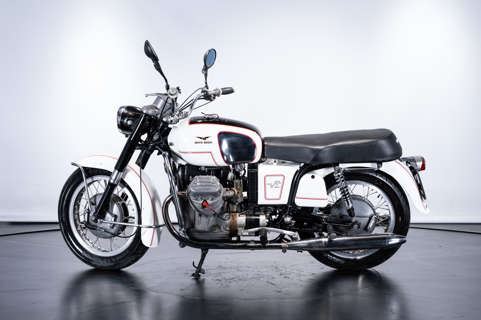 Moto Guzzi MOTO GUZZI V7 700 