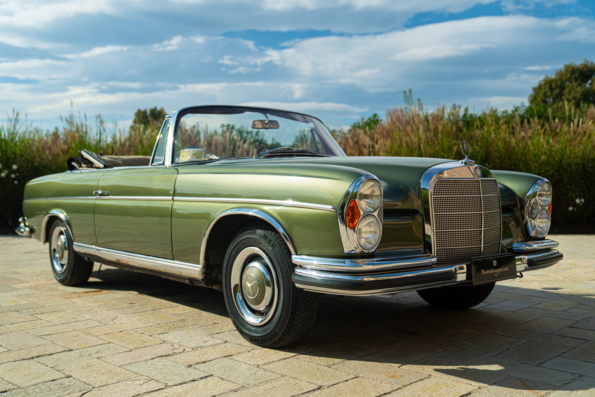 Mercedes Benz 220 SE CABRIOLET 